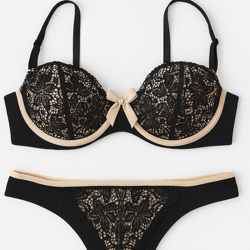 Bra and panties set like new condition size small thong and size 36b bra.